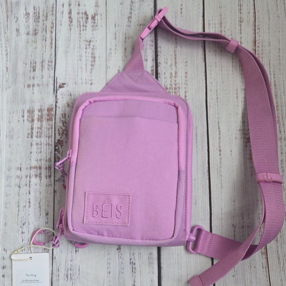 BEIS The Sport Sling Crossbody Bag in Berry Water Bottle Holder NEW NWT - Picture 3 of 13